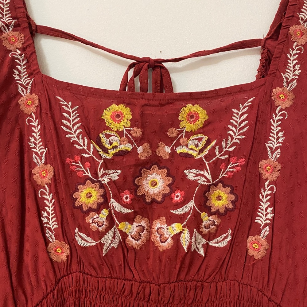 Embroidered Red Dress with ruched waist - Picture 9 of 12